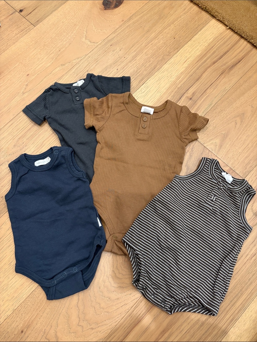Jamie Kay Ribbed Short Sleeve Onesie Bodysuits bundle - Brown and Navy 3-6m